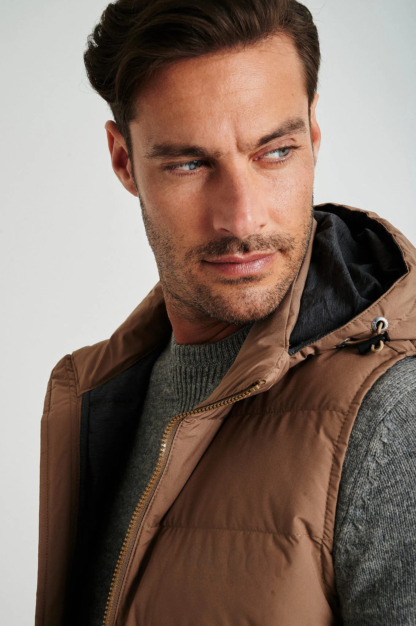 Men's recycled light down vest