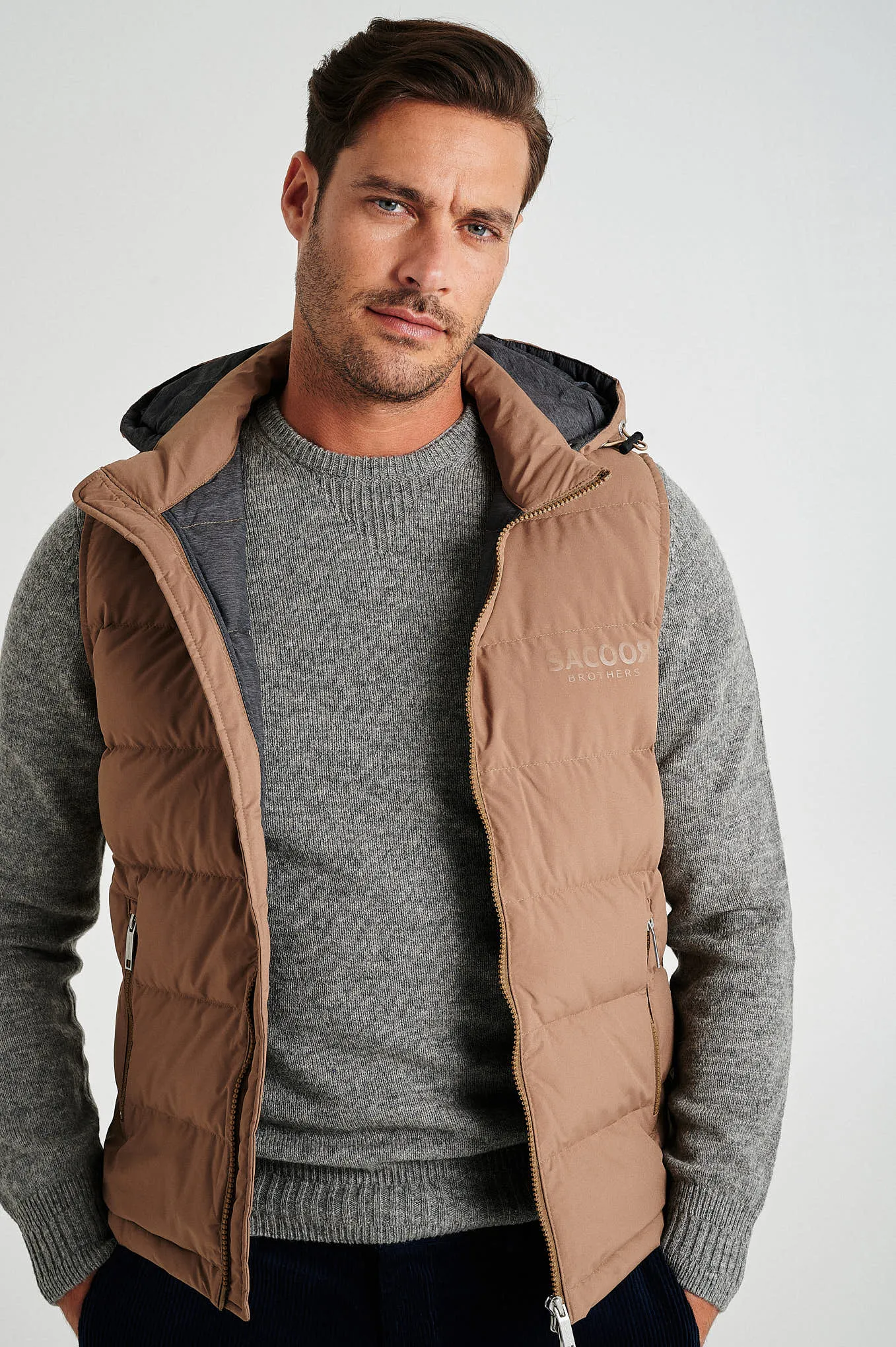 Men's recycled light down vest