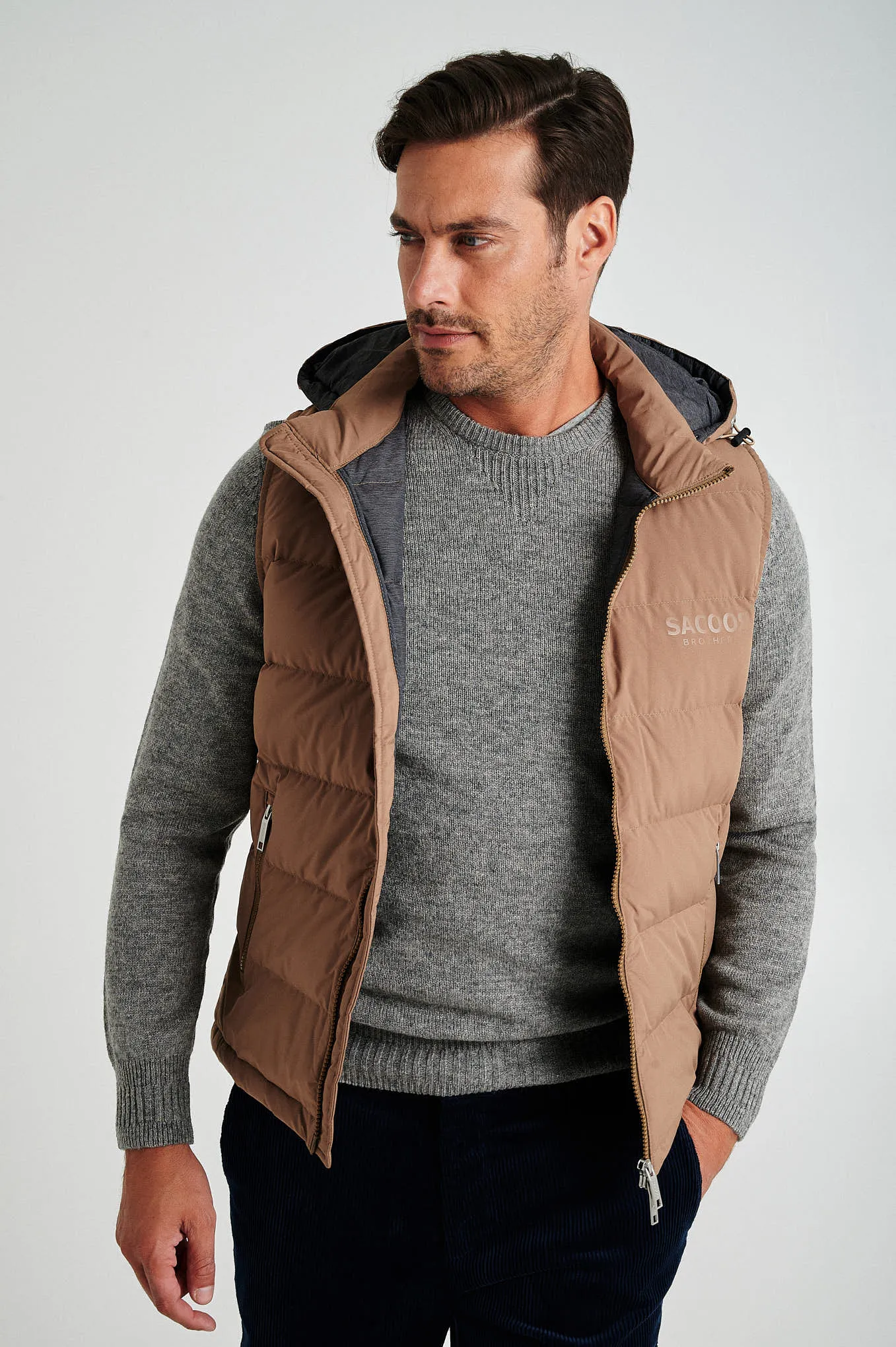 Men's recycled light down vest