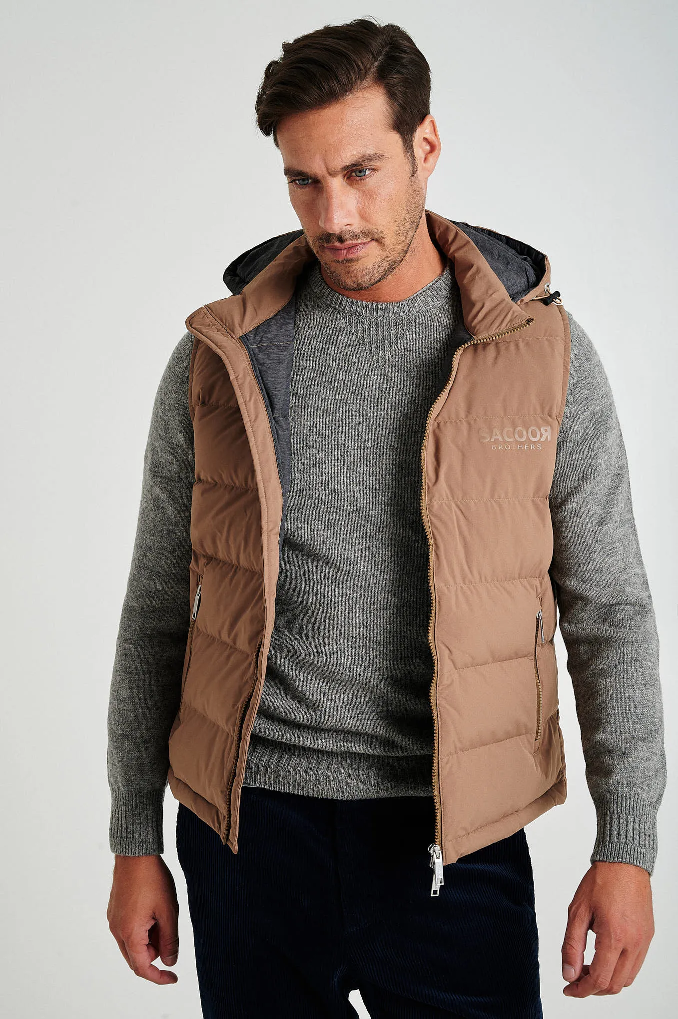 Men's recycled light down vest